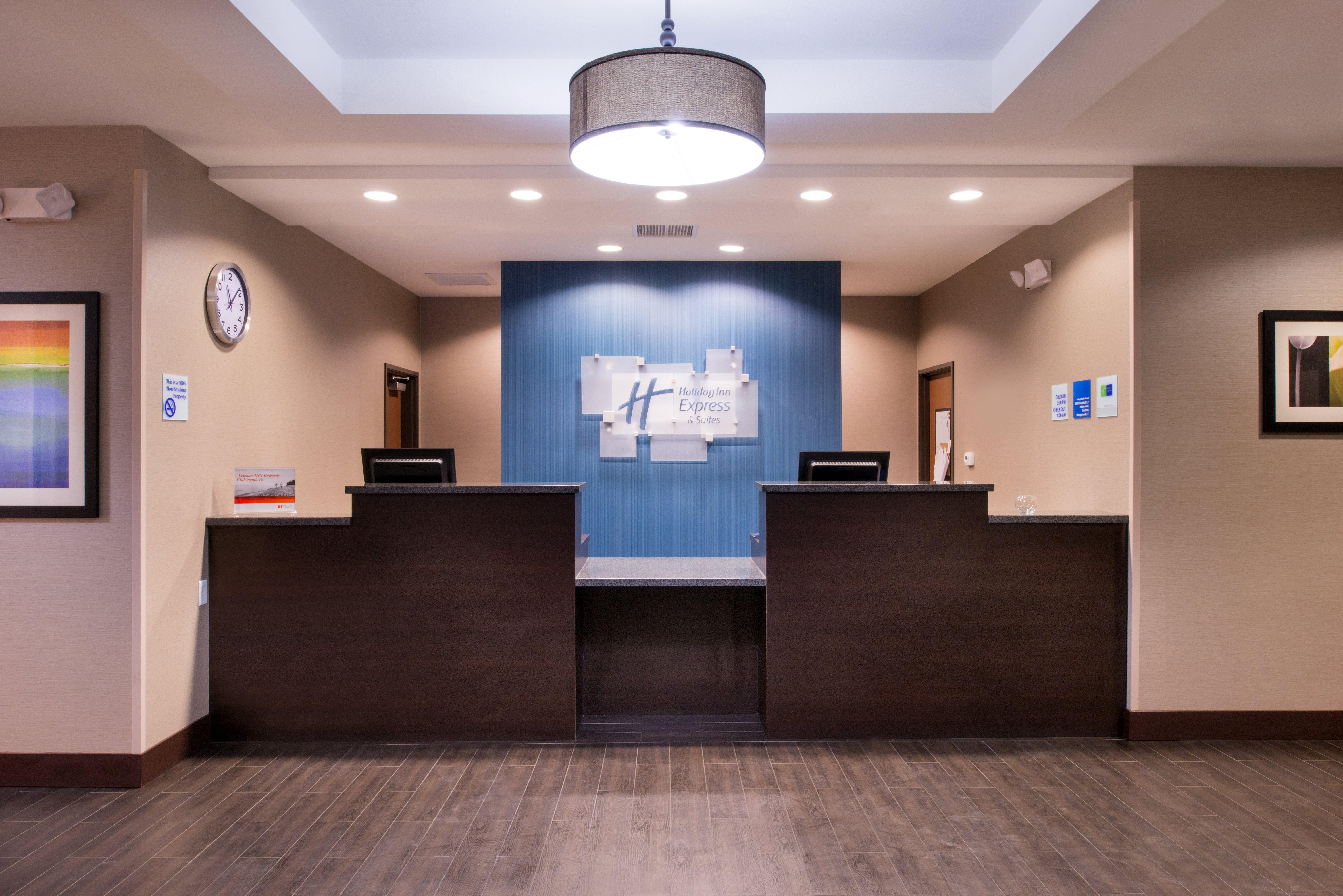 Holiday Inn Express & Suites Bakersfield Airport By Ihg Exterior photo