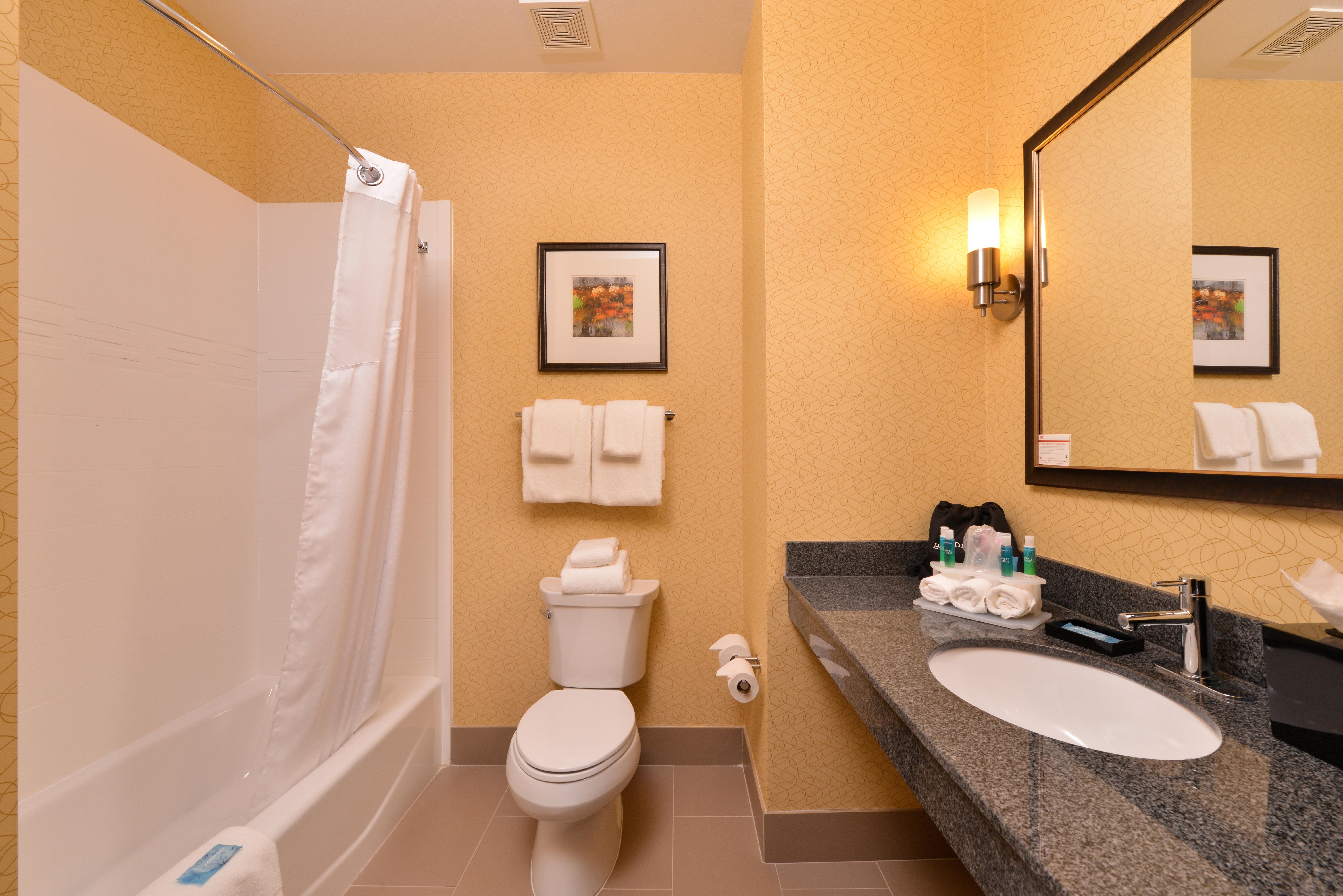 Holiday Inn Express & Suites Bakersfield Airport By Ihg Exterior photo