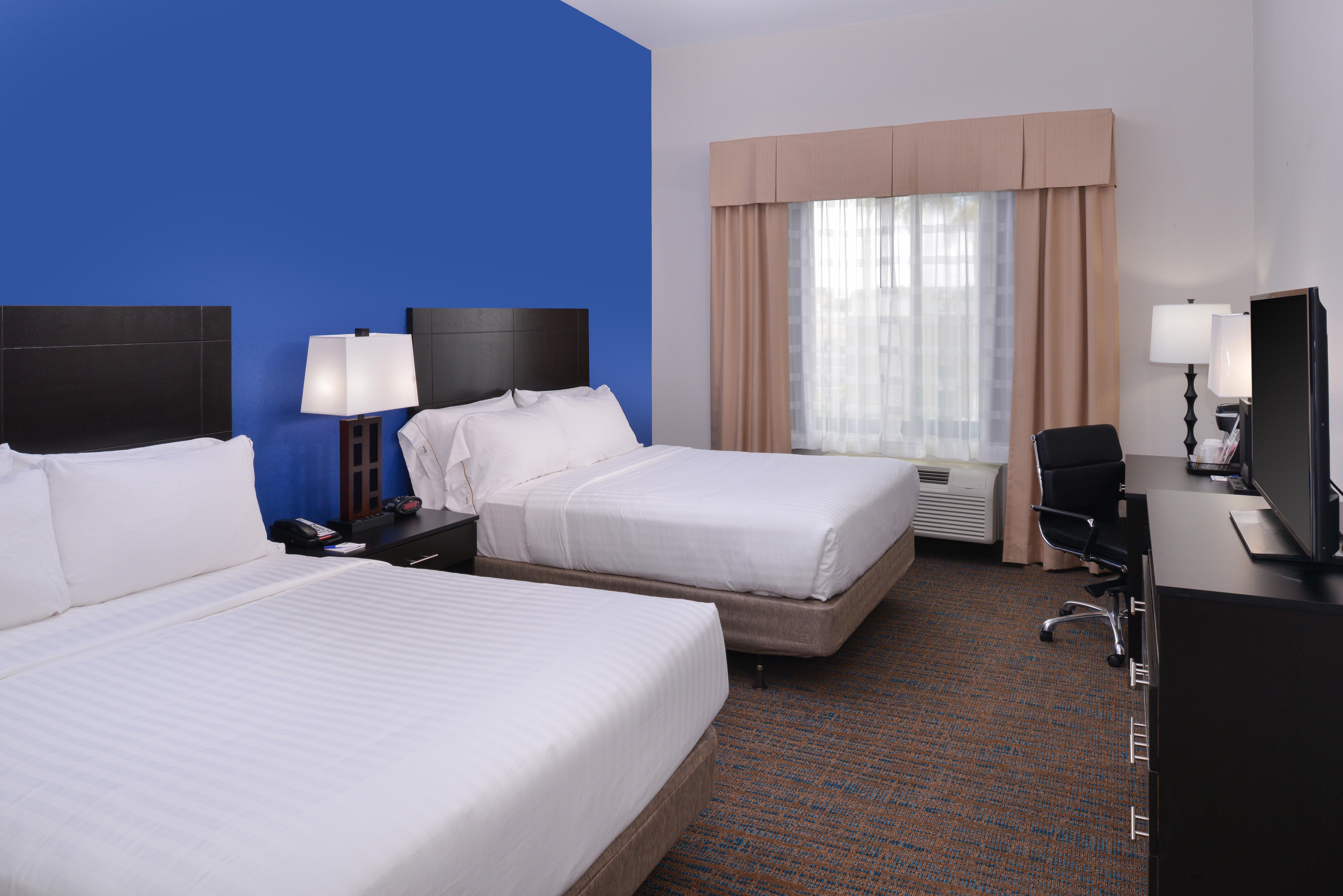 Holiday Inn Express & Suites Bakersfield Airport By Ihg Exterior photo