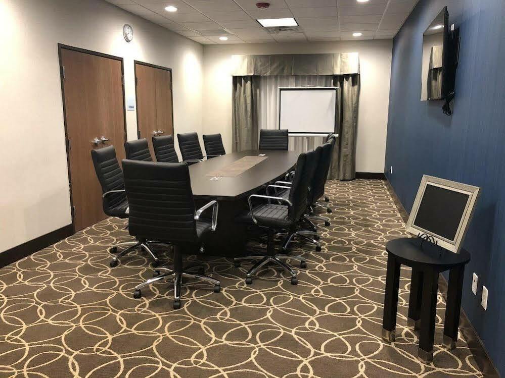 Holiday Inn Express & Suites Bakersfield Airport By Ihg Exterior photo